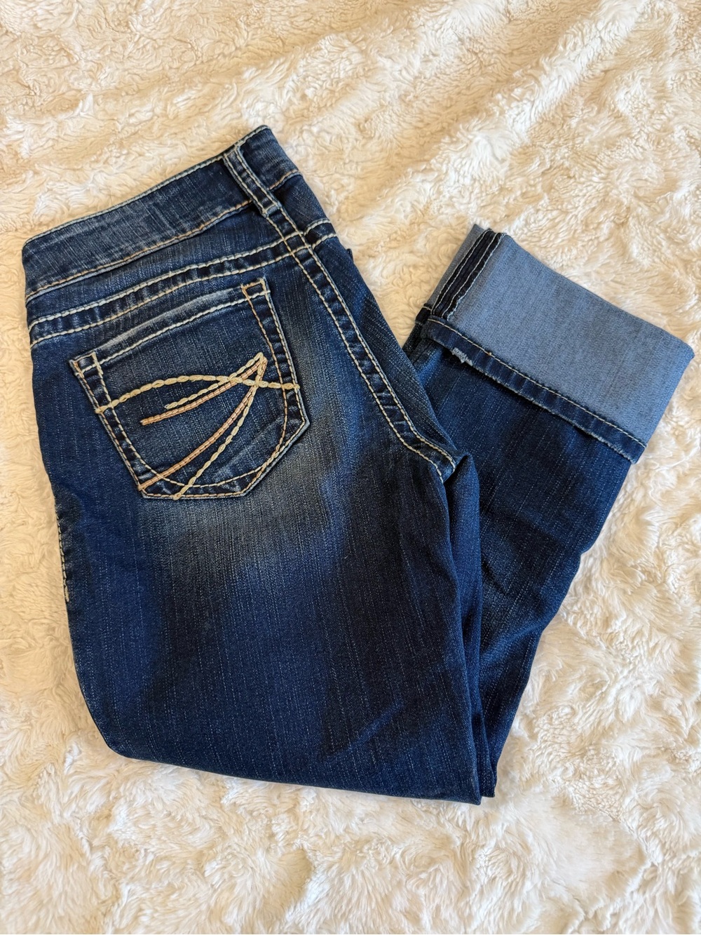 Silver Jeans Dark Blue Capri Jeans with Embroidered Pocket